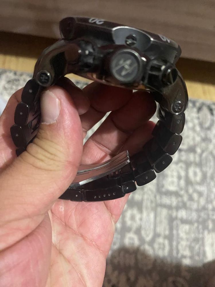 Продаю часы,оригинал INVICTA, в хорошем состоянии.