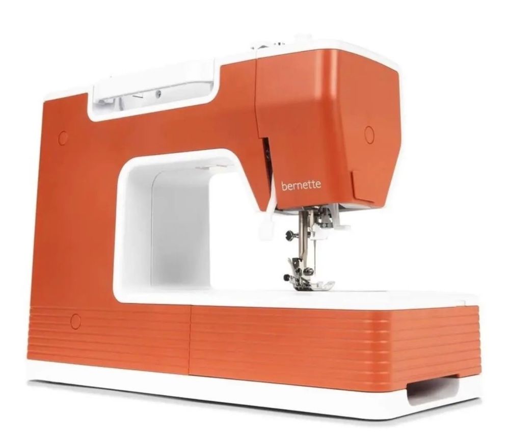 Швейная машинка Bernina Bernette B05 Crafter бело/оранжевый