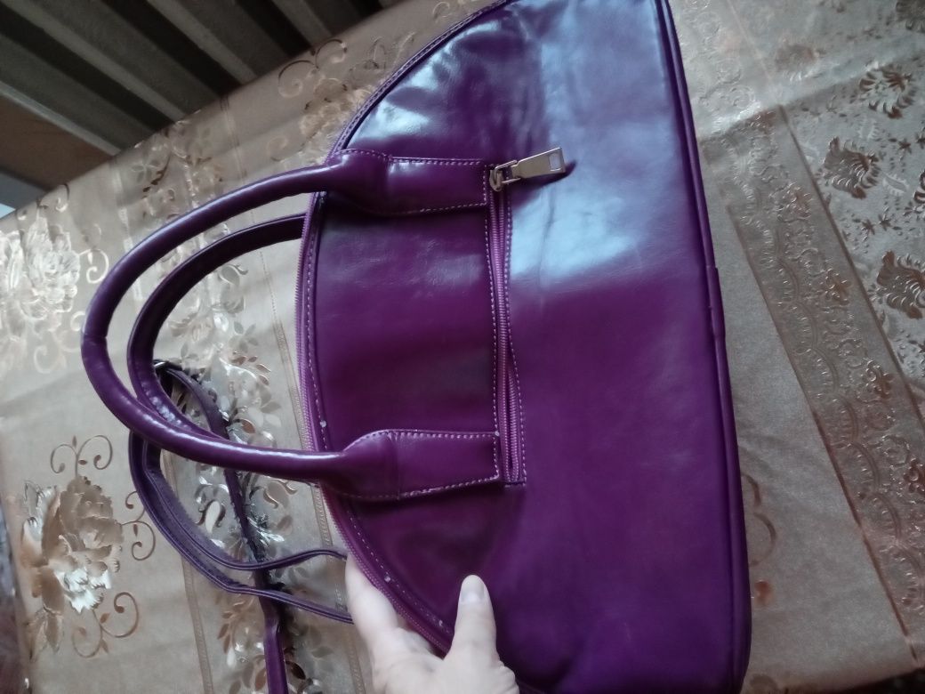 Продам женскую сумочку за 1500 тен