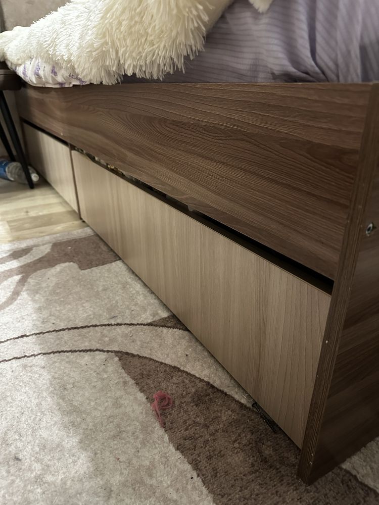 Продам 2х спальную кровать