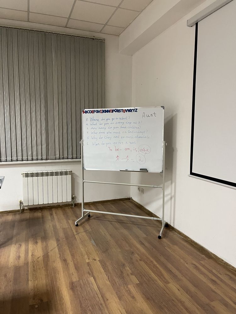 Продается доска двусторонная+новые маркеры стерка в подарок