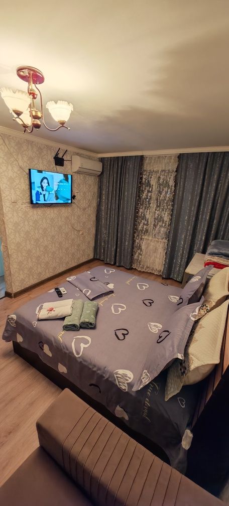 1ком.КВ.Посуточно и Почесовой .В Центре.Смарт,ТВ . Ночью 8200т
