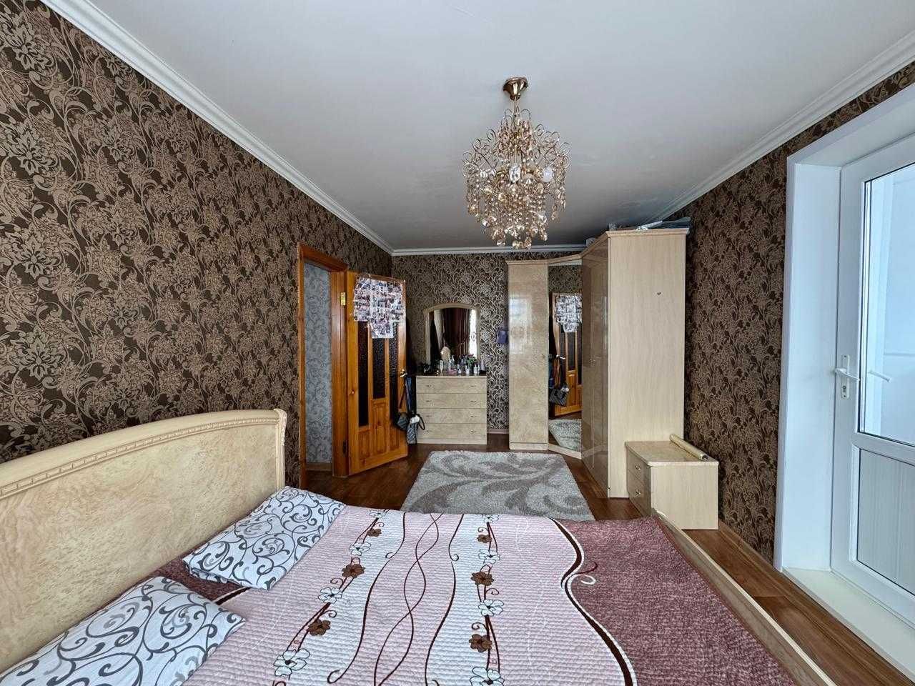 S  Продам 4-х ком УП на 8 мкр , 5/5 этаж