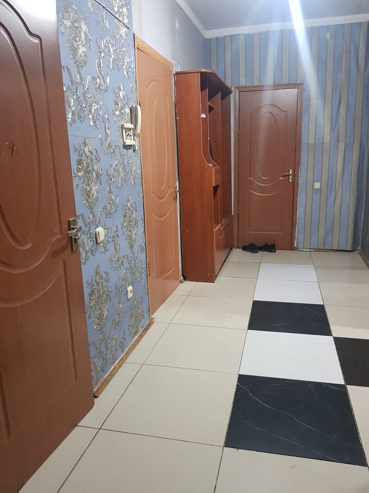 Срочно сдам 2 х комнатную квартиру в спальном районе