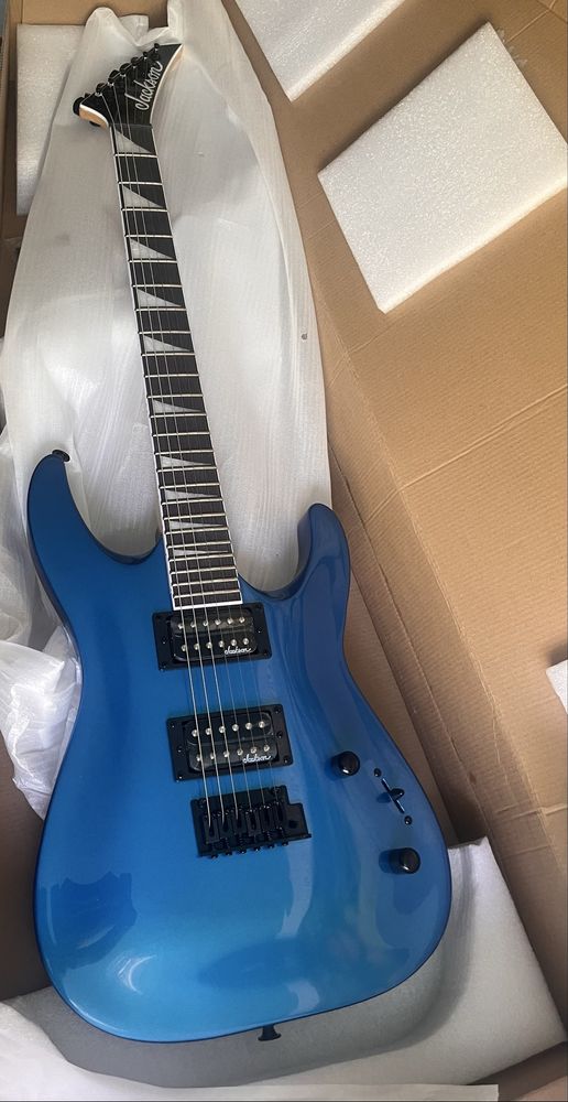 Продам гитару Jackson JS22