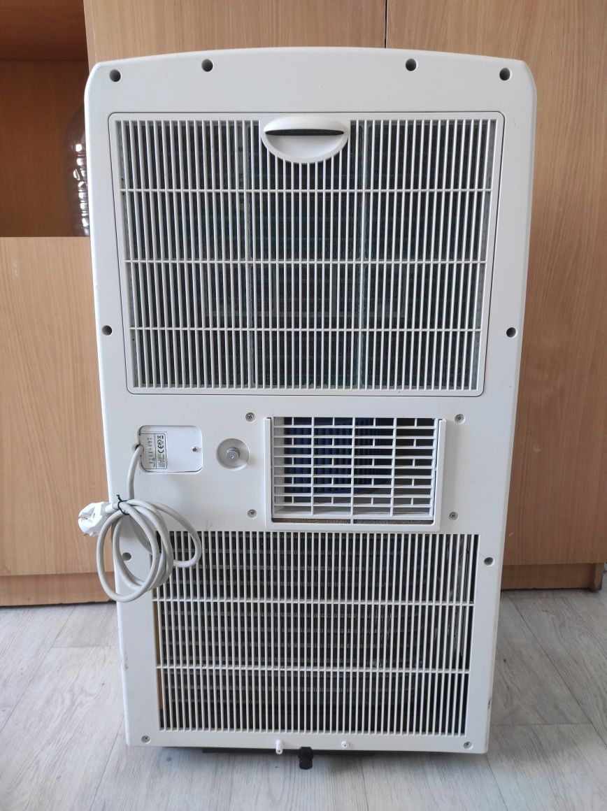 Мобильный кондиционер Electrolux EACM-09E/R