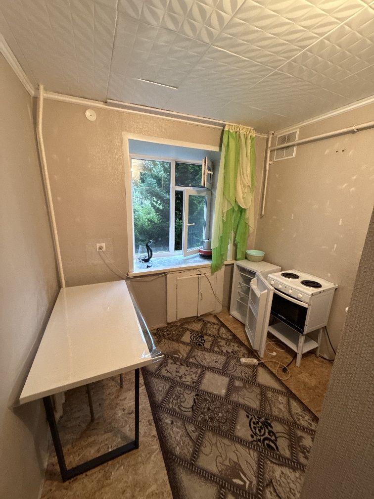 Сдам 2 - комнатную в 4 микрорайоне 40 доме на длительный срок