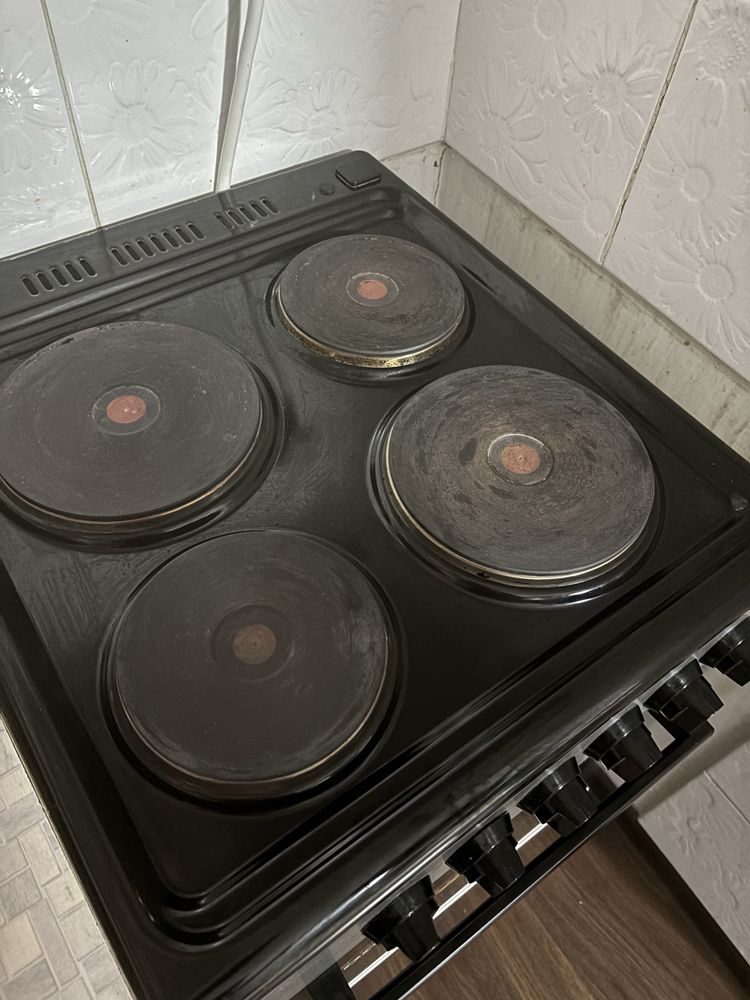 Продам электрическую плиту