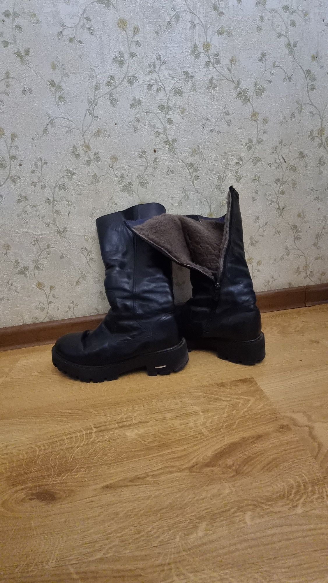 Сапоги женские кожанные39 р