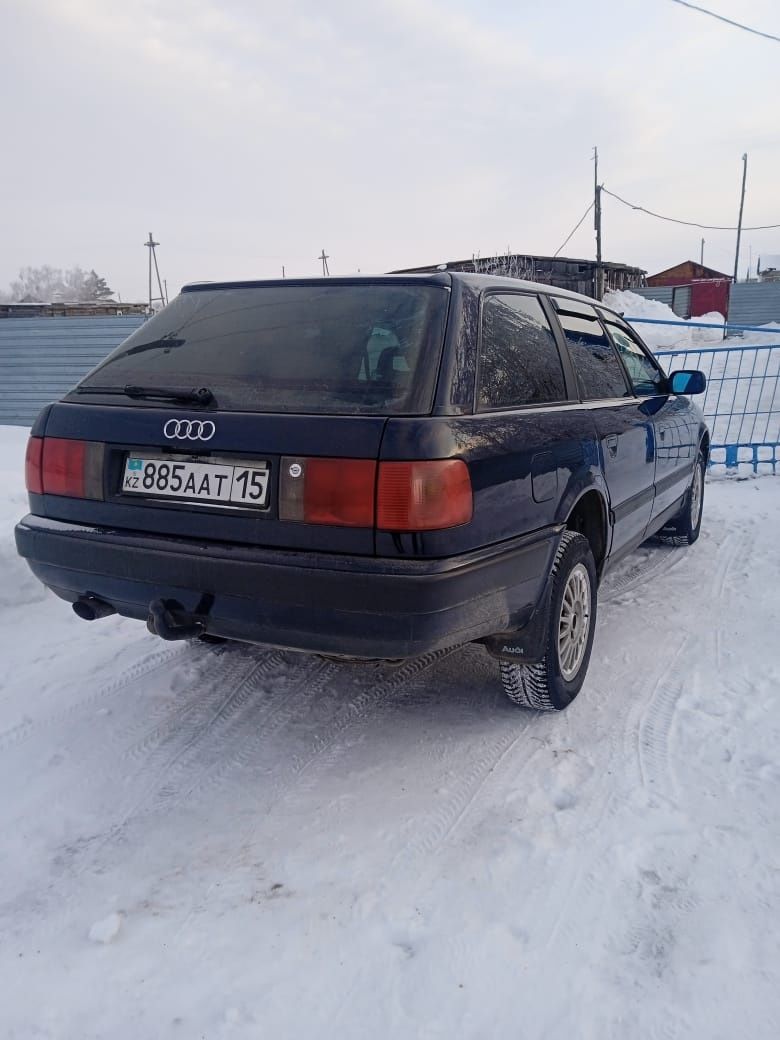 Продам хорошую Ауди 100.моник 2 литра,универсал 1992 года