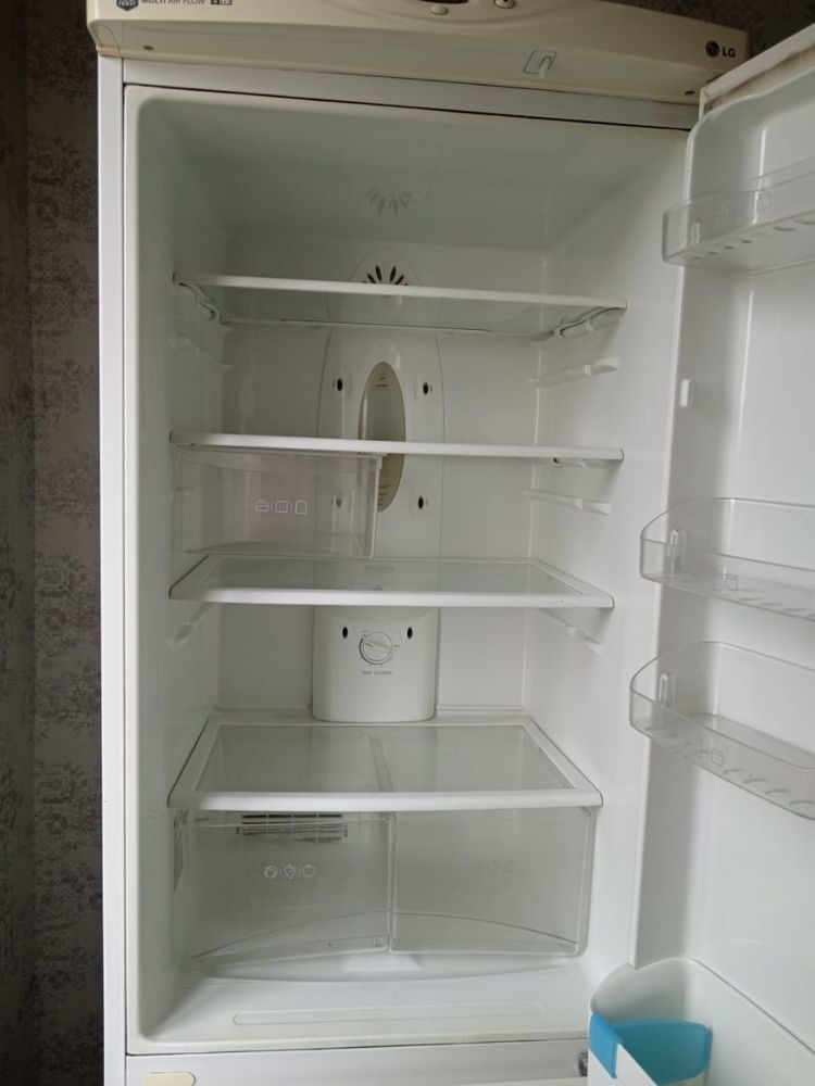 Продается холодильник