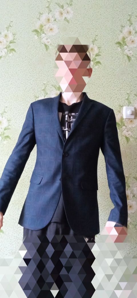 Продам пиджак на подростка