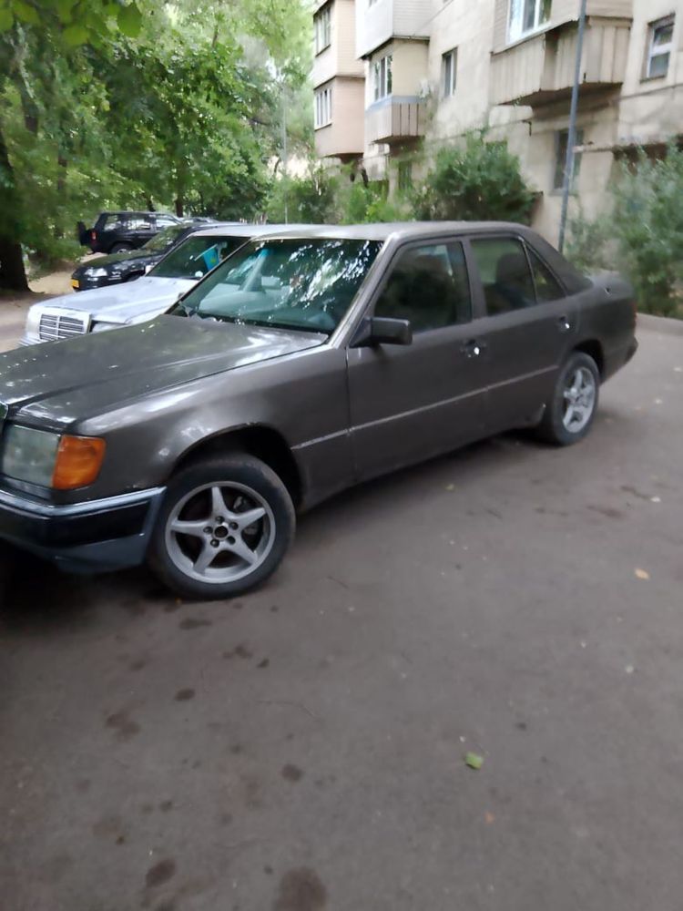 Машина Мерседес