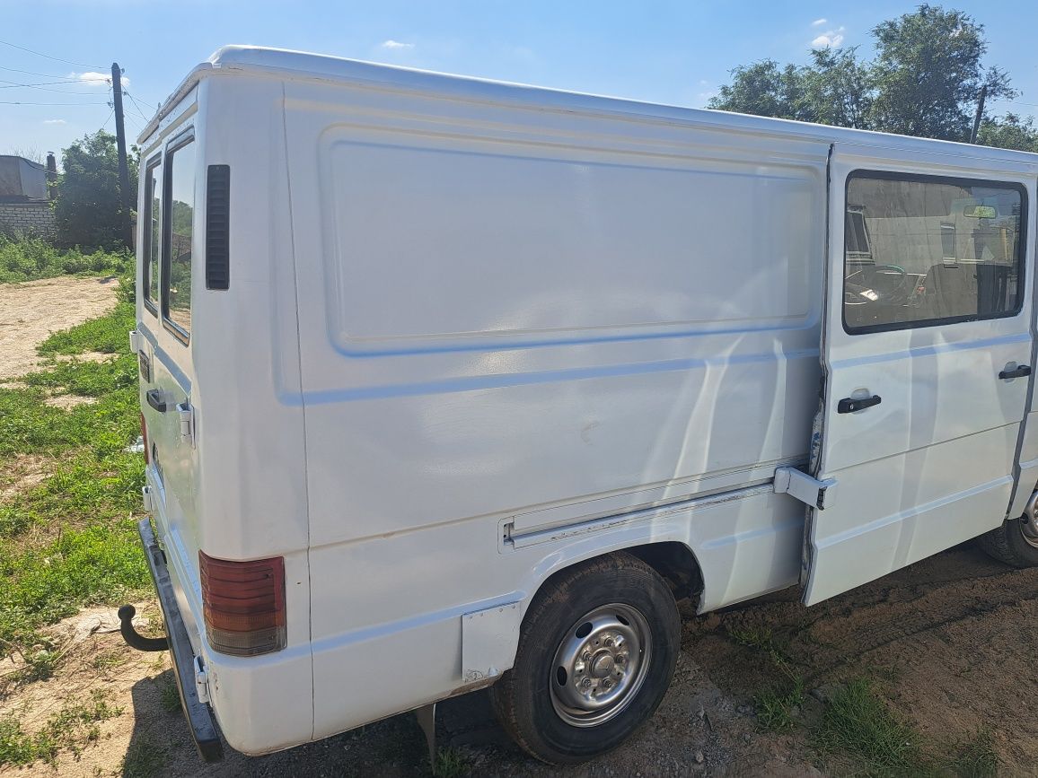 Продается мерседес мб 100