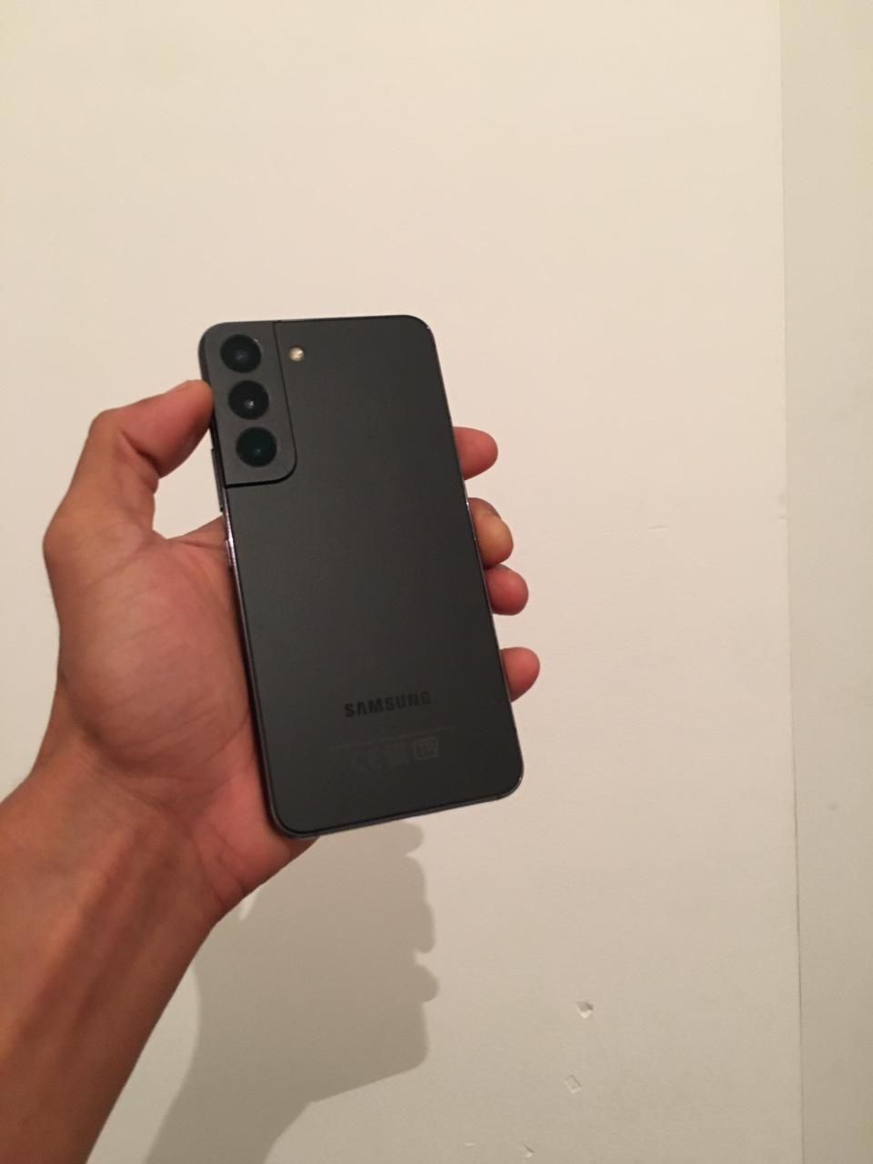 Samsung s22  памят 256
