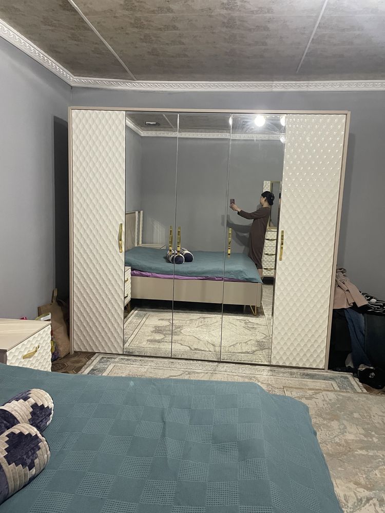Спальный гарнитур