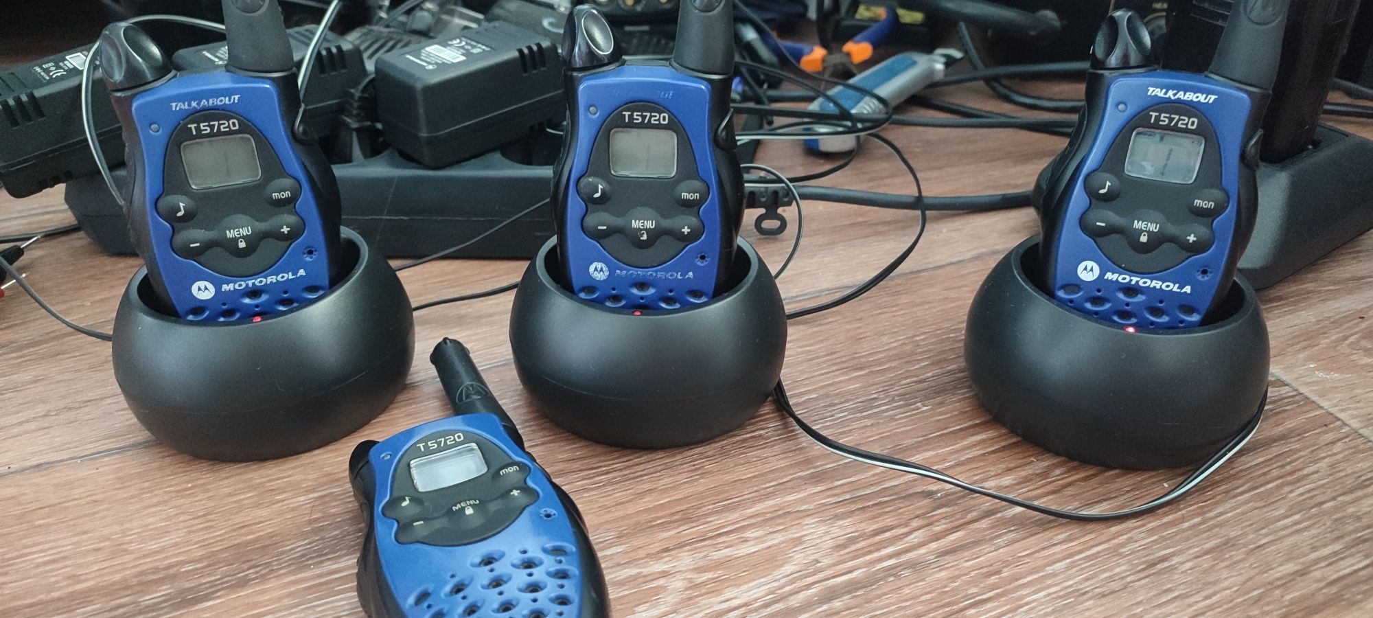 Радиостанции KENWOOD, MOTOROLA,KIRISUN (не Китай) зарядки для раций