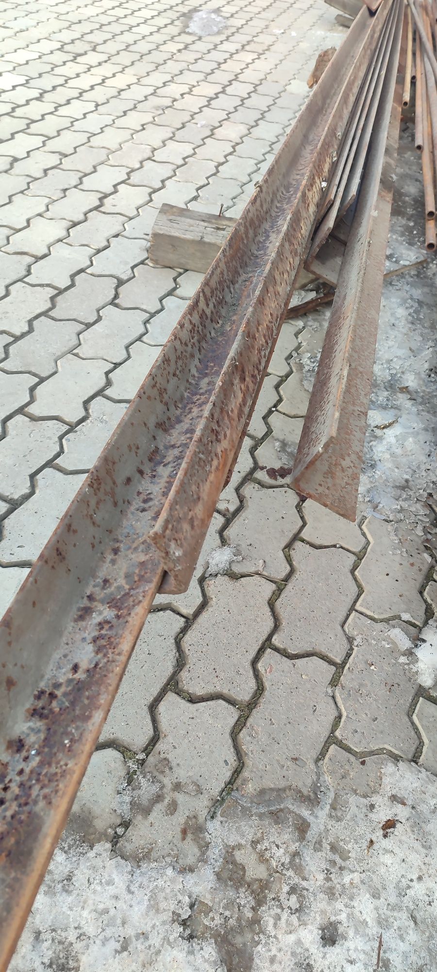Металл разного вида