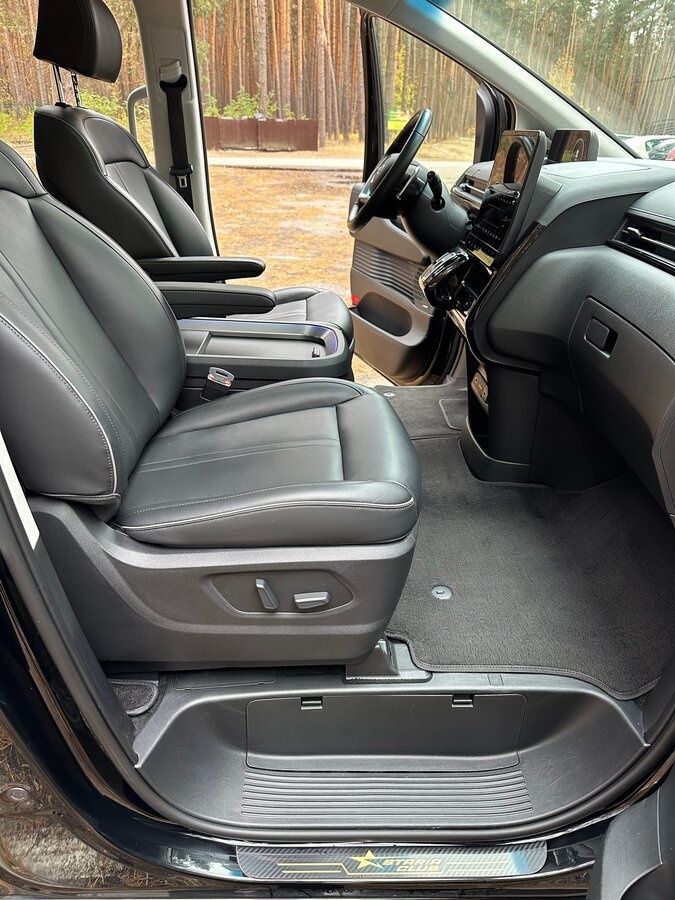 Минивэн с водителем, аренда Hyundai Staria, заказ микроавтобуса, такси