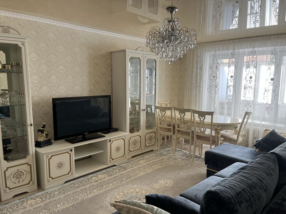 Продам 3-х комнатную квартиру в центре