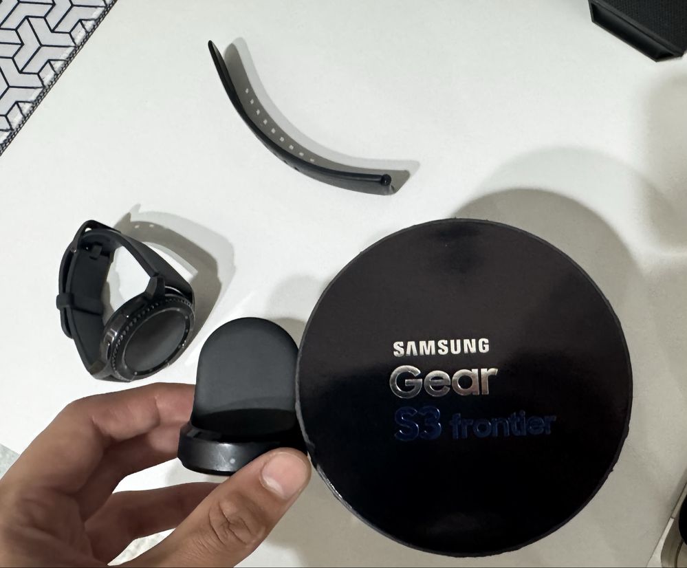 Продам часы samsung gear s3 frontier