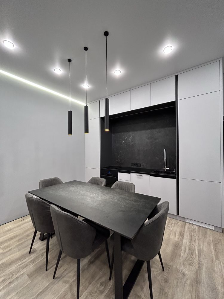 Продаю стол керамогранит 180х90 бренд Rooms