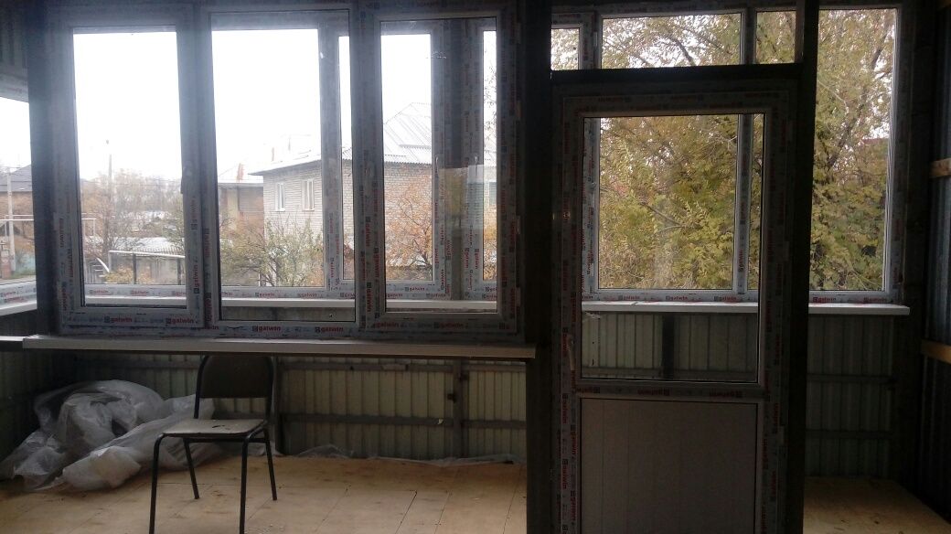 пластиковые окна, двери и витражи