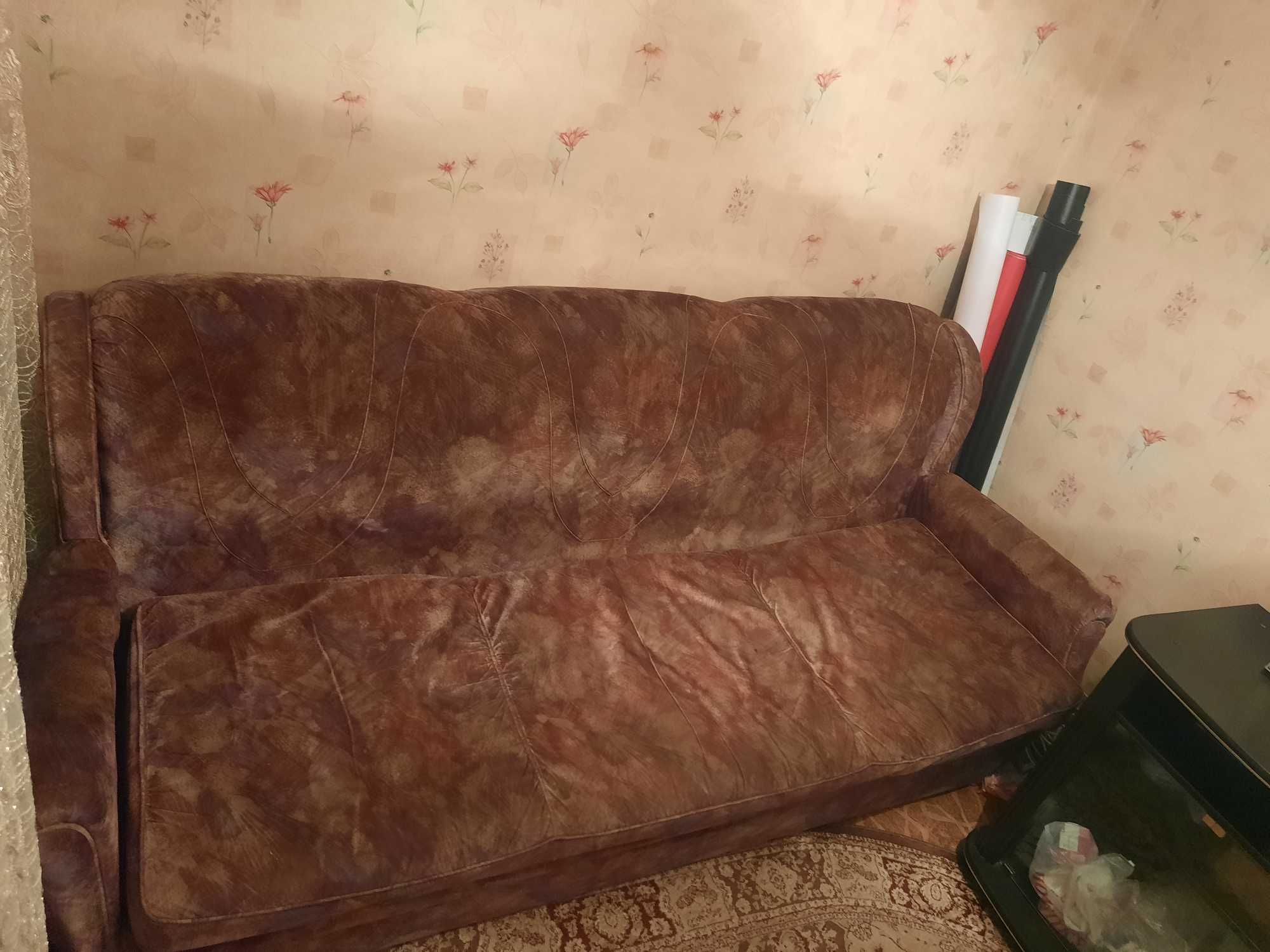 Диван и два кресла