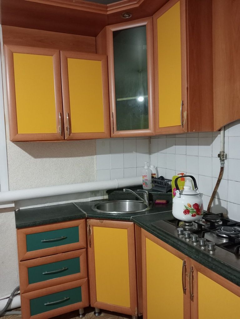 Продам кухонный гарнитур б/у