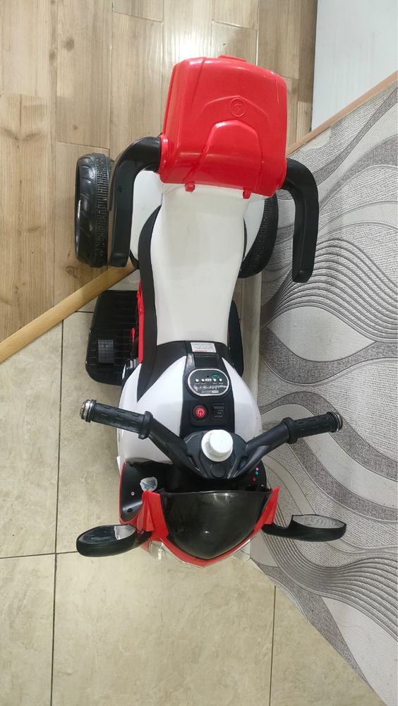 Продам детский мотоцикл на аккумуляторе
