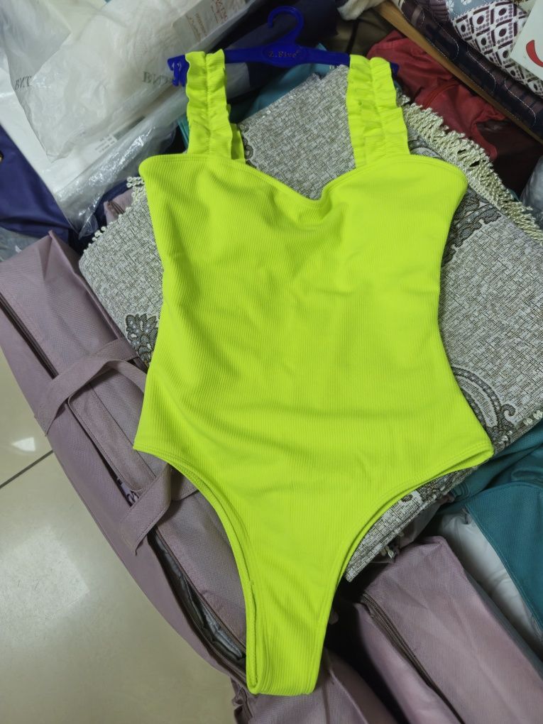 Продам  купальник