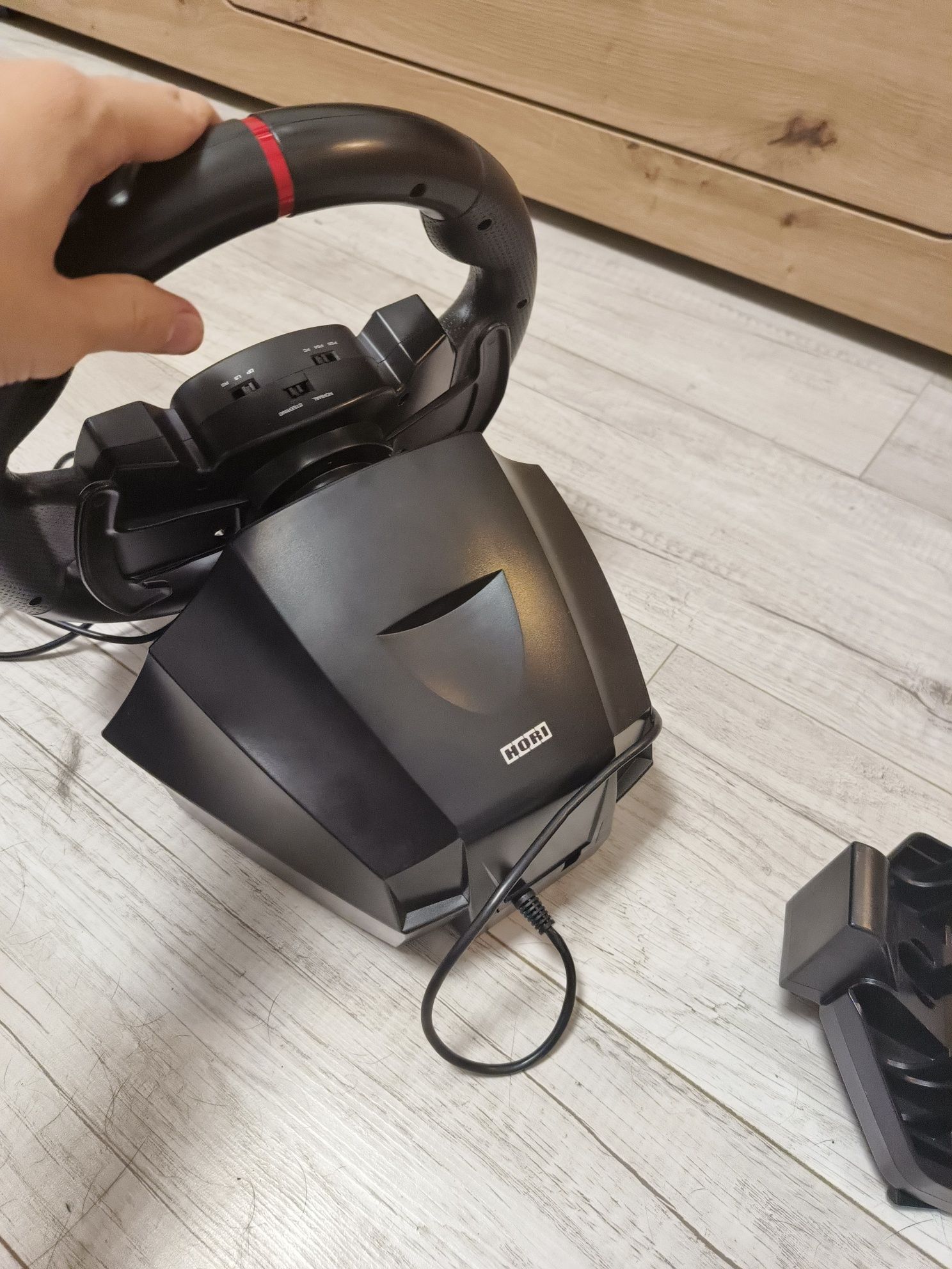 Игровой руль HORI Racing wheel apex
