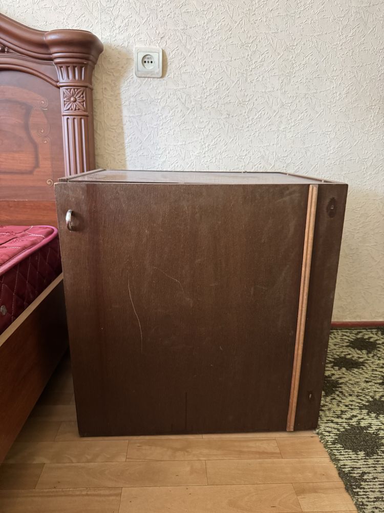 Прихожую мебель продам