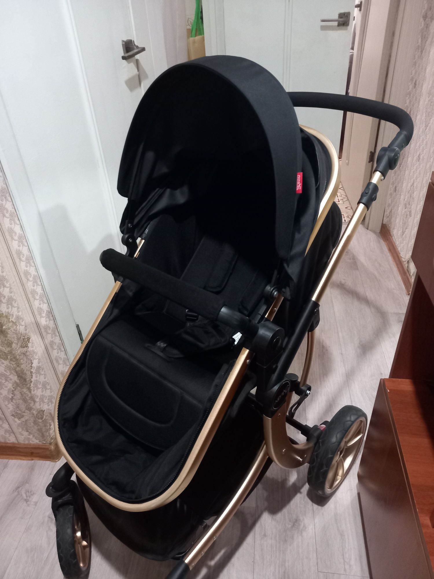 продам коляску с рождения всесезонная