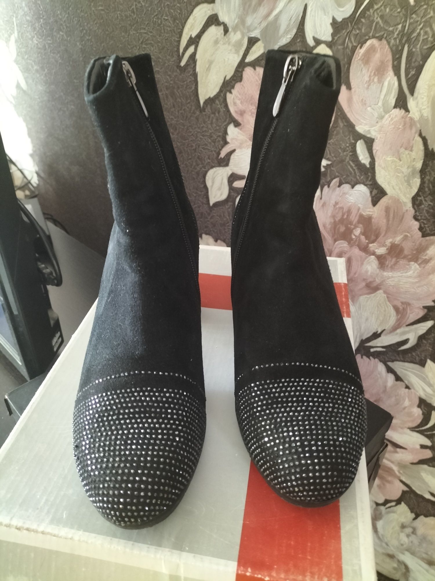 Продам туфли женские р 36 замша