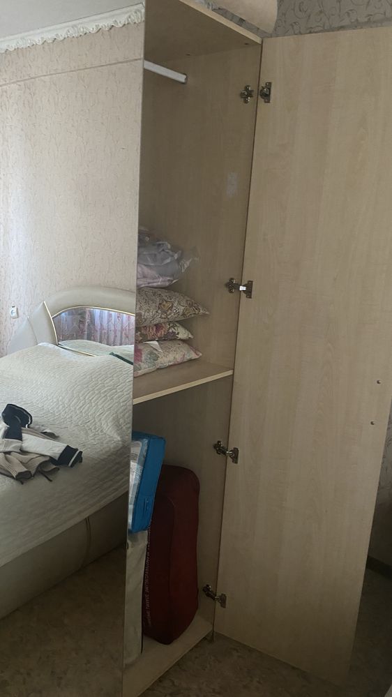 Продам двухспальный кровать со шкафом