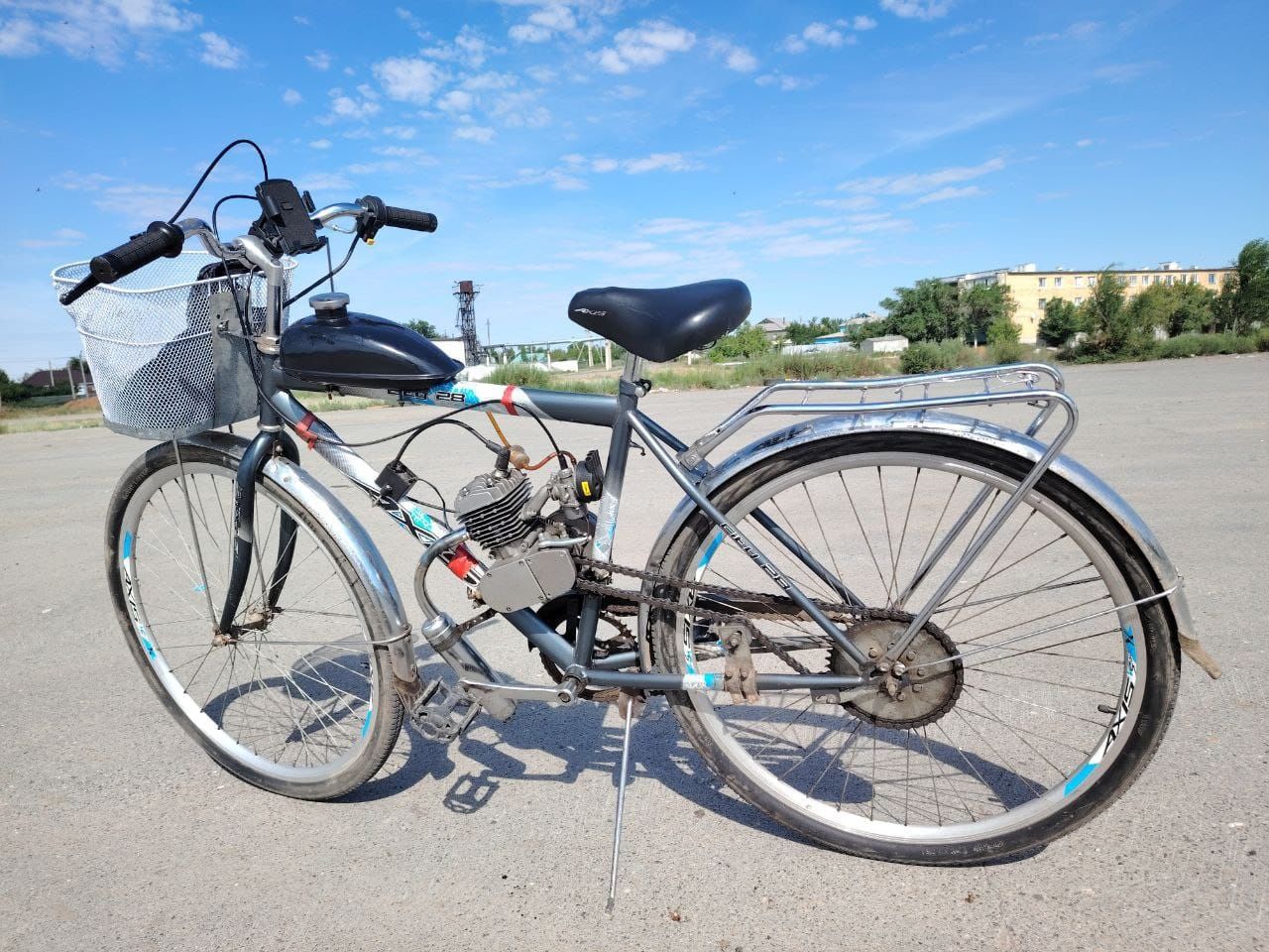 Продам велосипед с мотором.