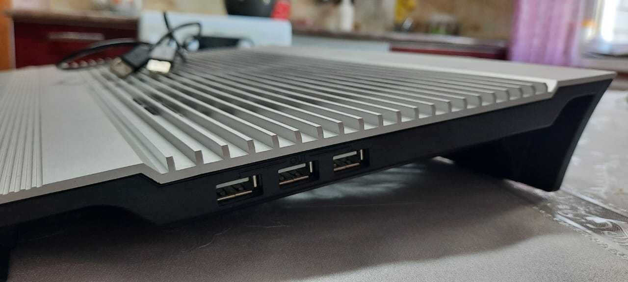 Охлаждающая подставка для ноутбука Deepcool серебристый