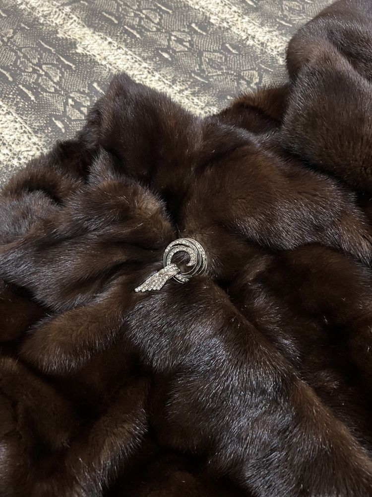 Продам норковую шубу, норковая шапка в подарок !