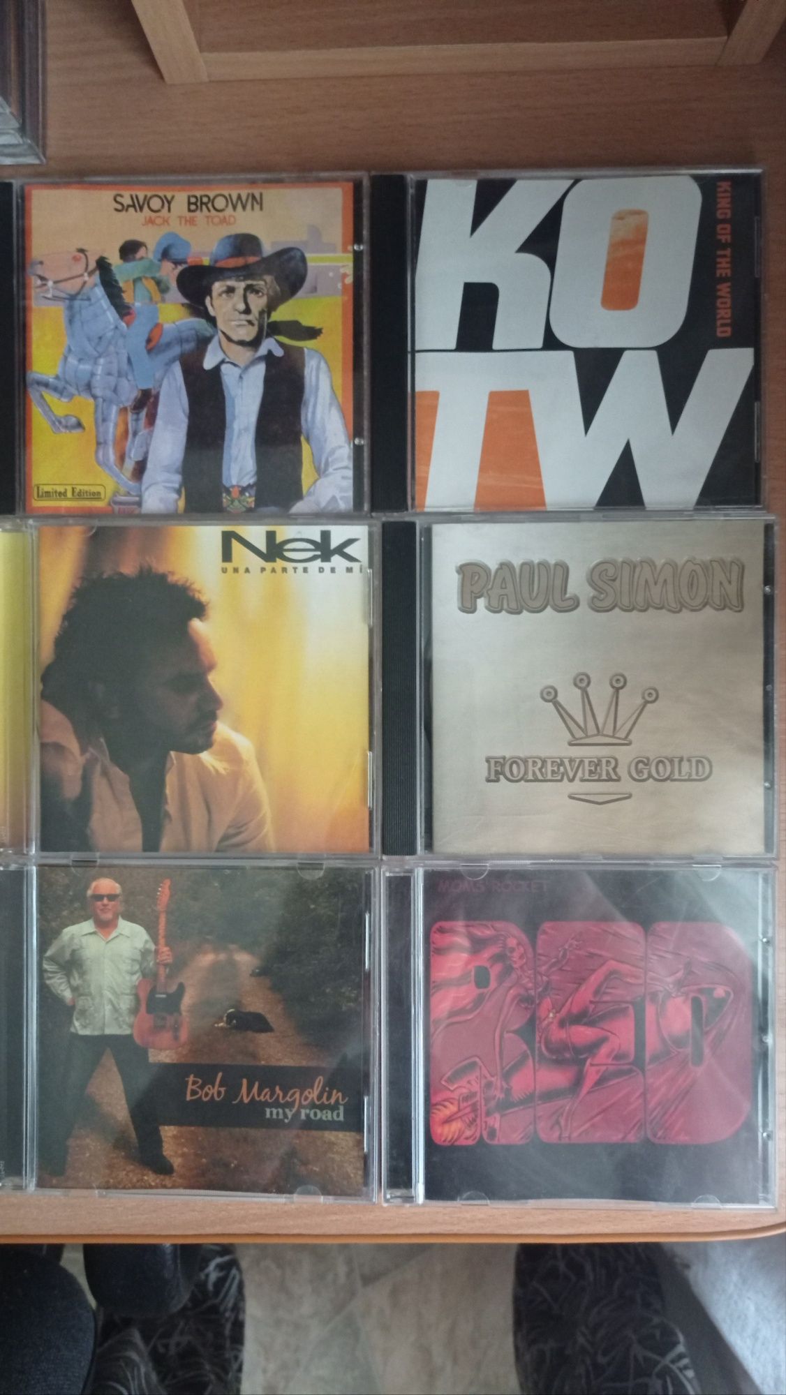 Музыка разных направлений и стилей на CD -дисках.