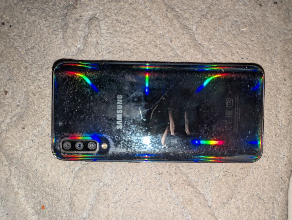 Продам Samsung а50