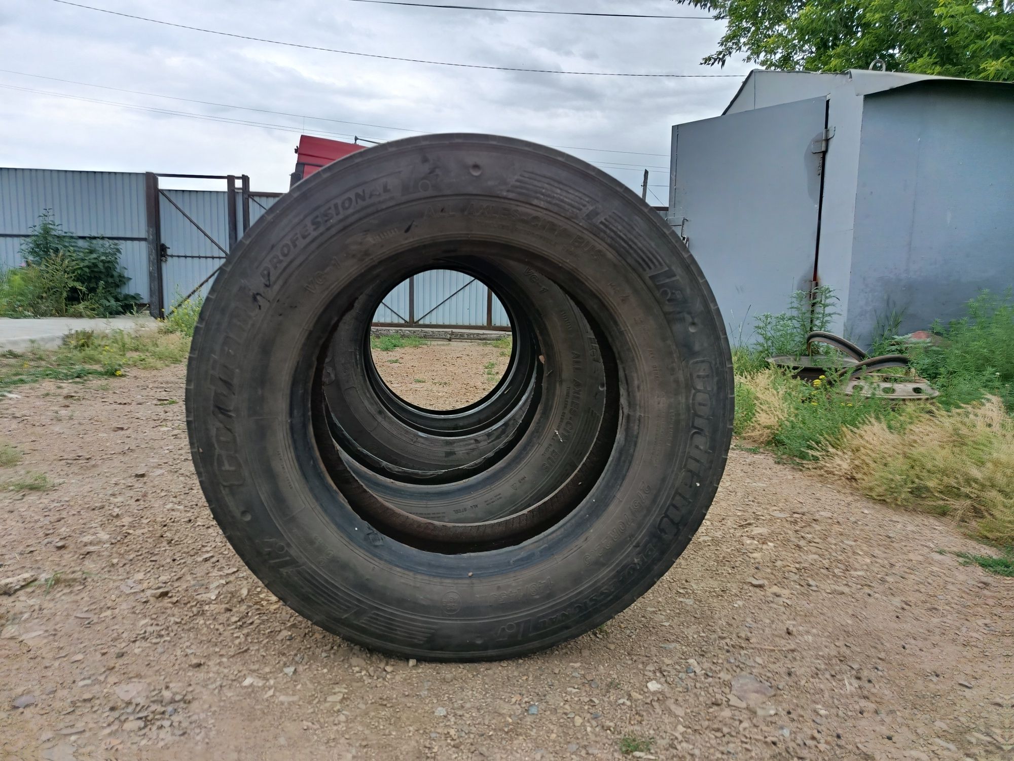 Продам бескамерные балоны 275/70/22,5 хорошем состоянии