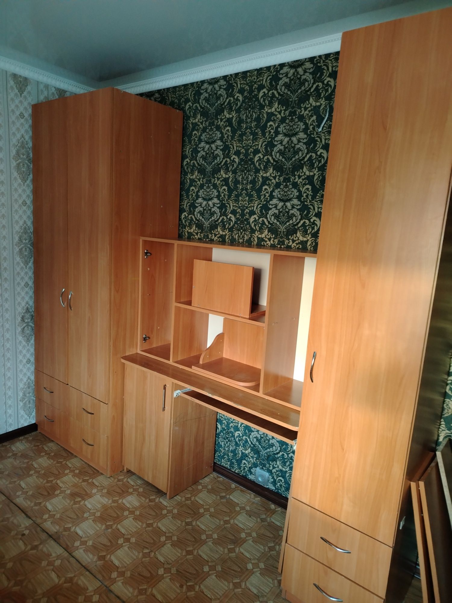 Продам кухонный гарнитур 60 тысяч