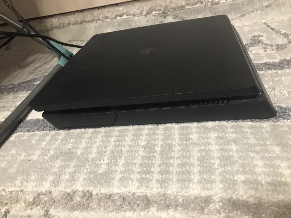 Плейестейшн 4 slim