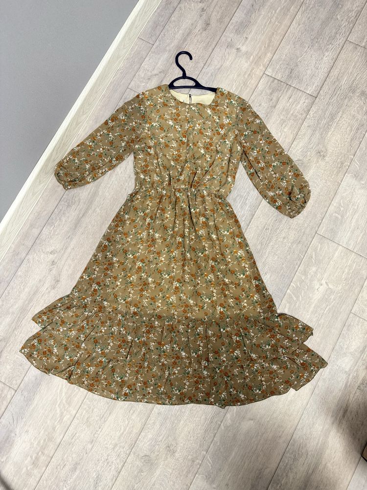 Продам нарядные платья и блузу!