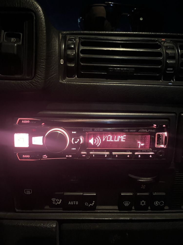 автомагнитола Alpine 185bt