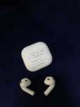 Airpods 4.