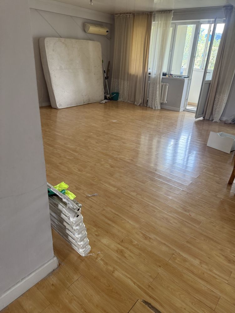 Продается ламинат б/у.