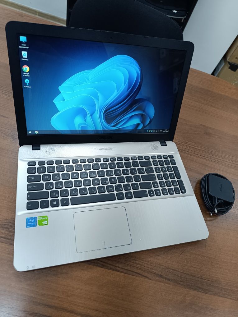 Офисный Тонкий  Ноутбук ASUS