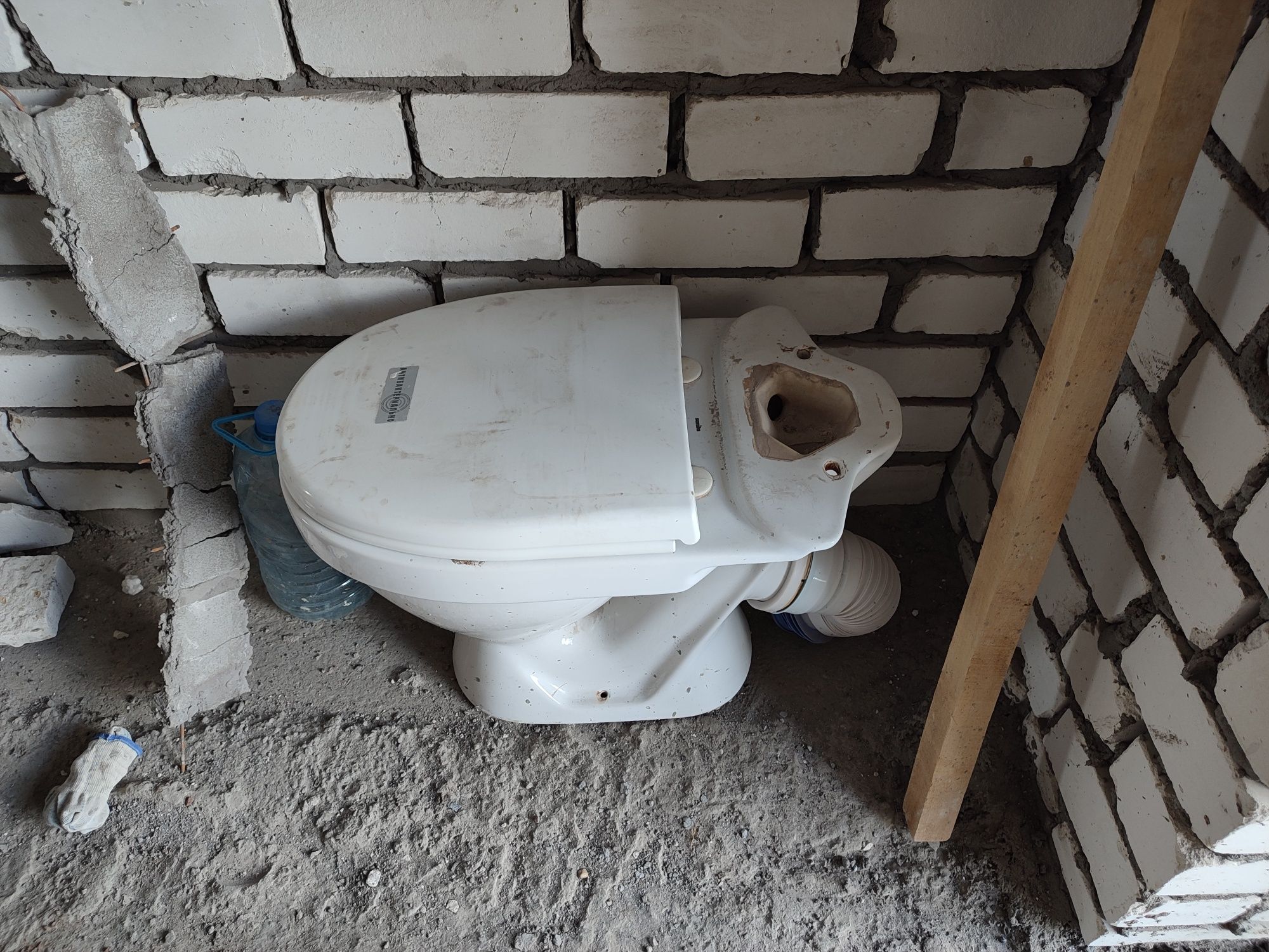 Унитаз на стройку с гофрой